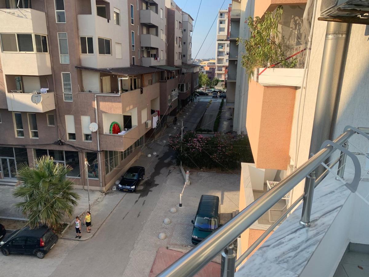 Kokomani 2 Apartment Durres Exterior photo